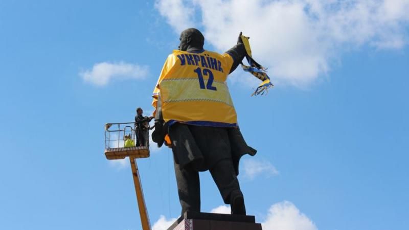 Запорізький Ленін — більше не пам'ятка культури Запорізький Ленін — більше не пам'ятка культури