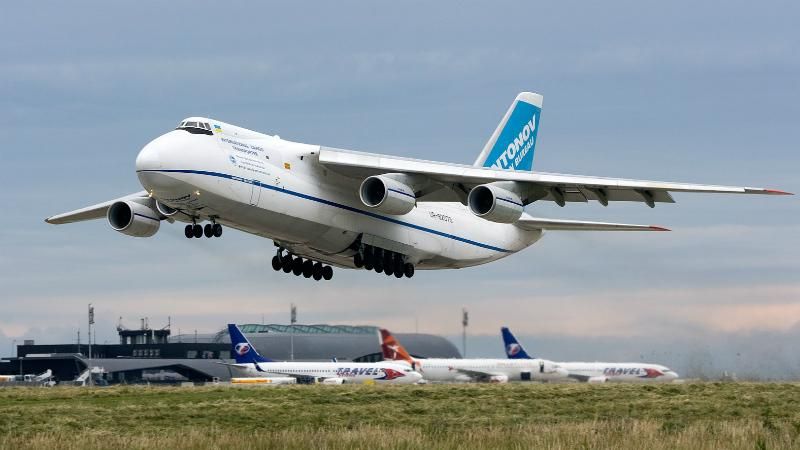 Україна скасувала дозволи на приліт чартерів Україна скасувала дозволи на приліт чартерів