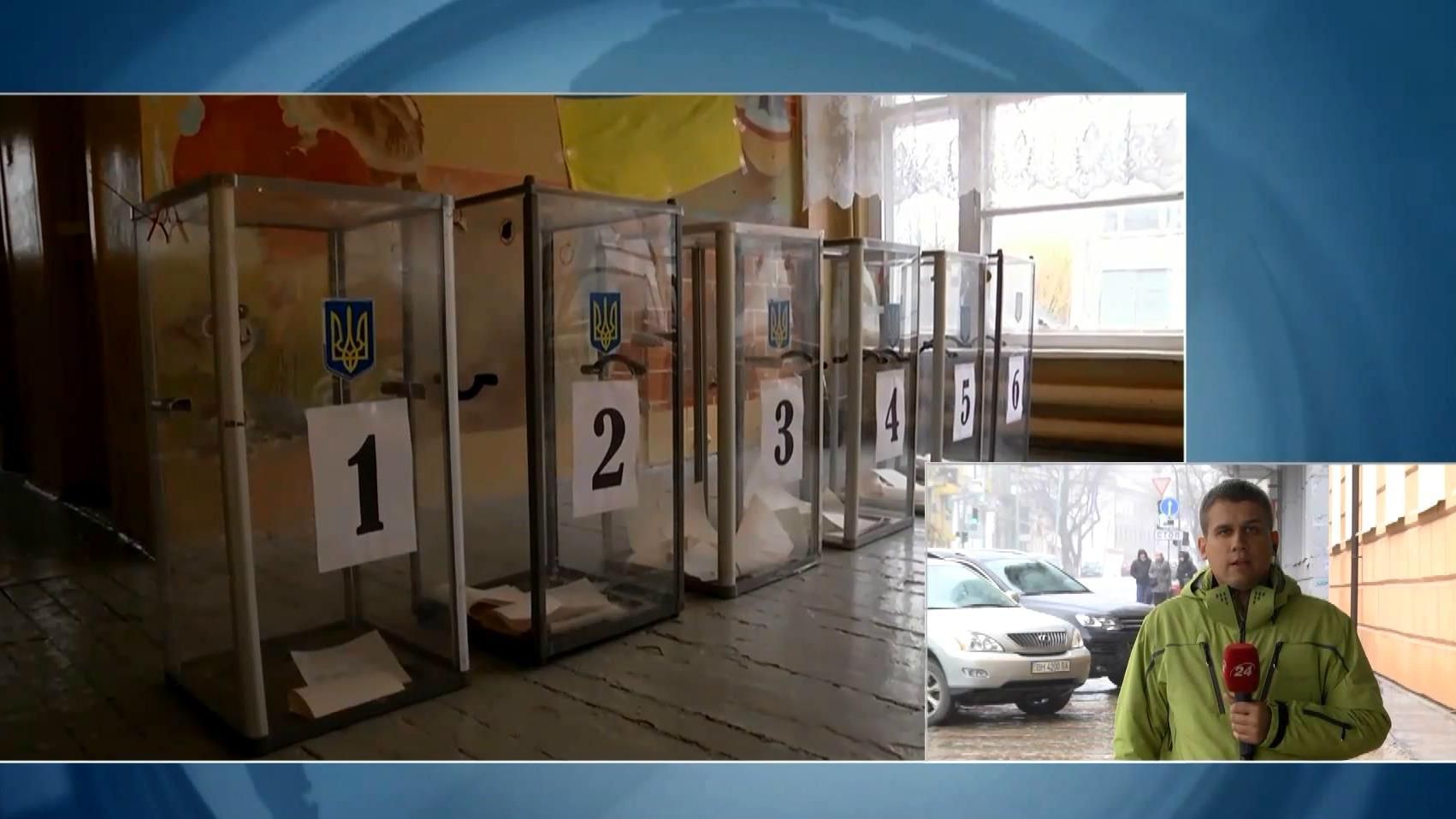 Пьяный мужчина демонстративно "проголосовал" порванным бюллетенем в Мариуполе Пьяный мужчина демонстративно "проголосовал" порванным бюллетенем в Мариуполе