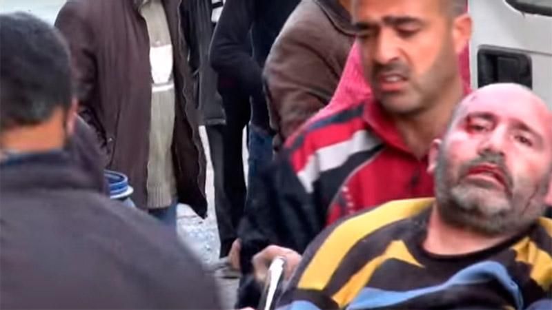 Росія бомбардувала переповнений сирійський ринок (18+) Росія бомбардувала переповнений сирійський ринок (18+)