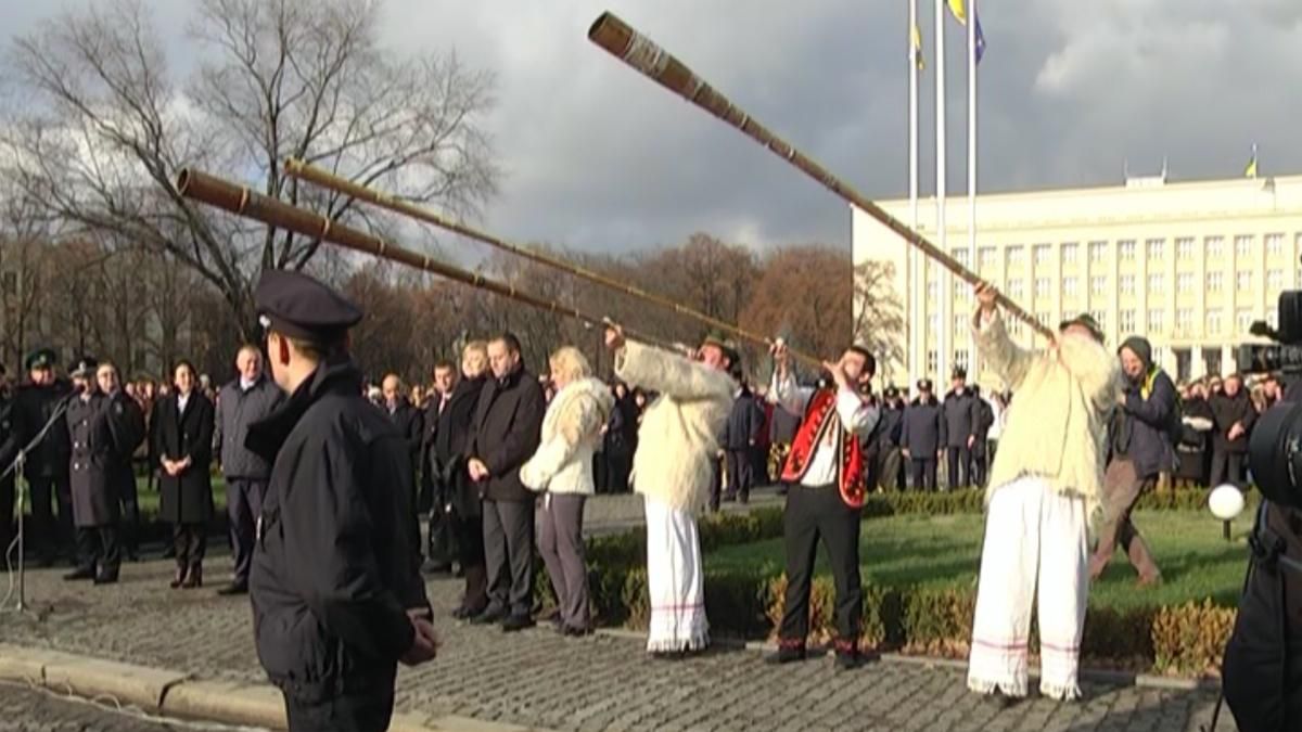 Ужгородские патрульные полицейские приняли присягу на верность Ужгородские патрульные полицейские приняли присягу на верность