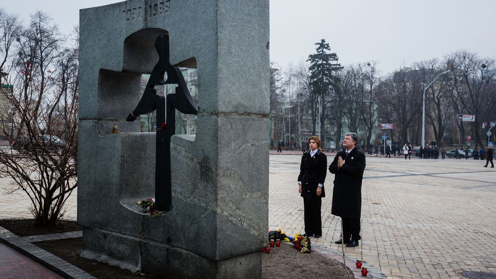 У Порошенка вибачились за скандал під час суботніх заходів У Порошенка вибачились за скандал під час суботніх заходів