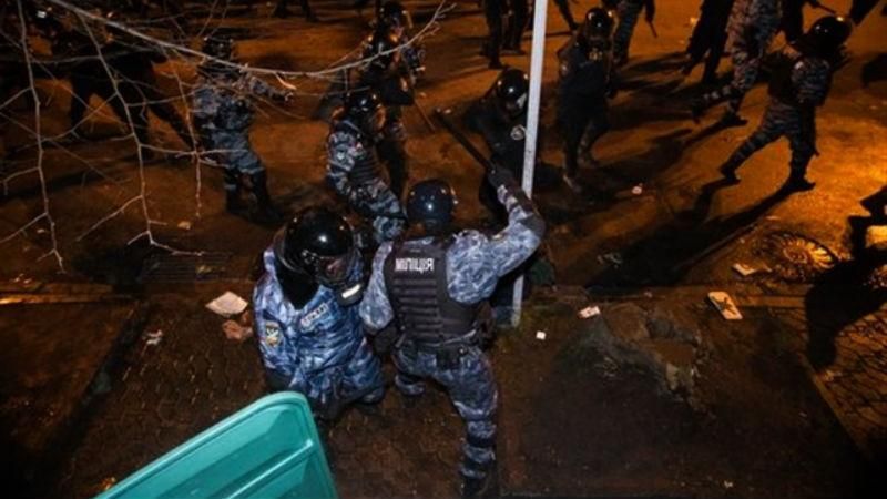 Первая силовая зачистка Майдана: как это было Первая силовая зачистка Майдана: как это было