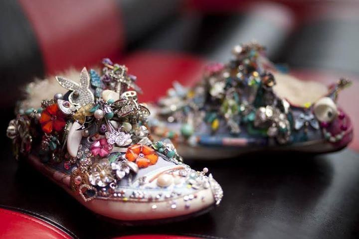 Дизайнер Джонни Деппа и Леди Гаги наградил украинских художников Дизайнер Джонни Деппа и Леди Гаги наградил украинских художников