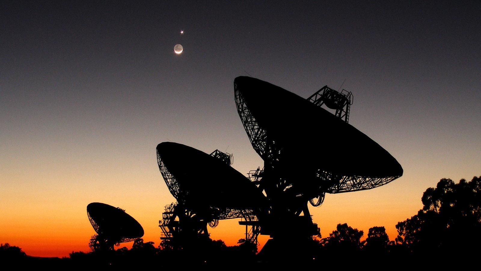 Ученые получили пять загадочных сигналов из другой галактики Ученые получили пять загадочных сигналов из другой галактики