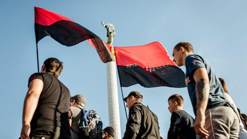 "Правий сектор" створює новий політичний рух "Правий сектор" створює новий політичний рух