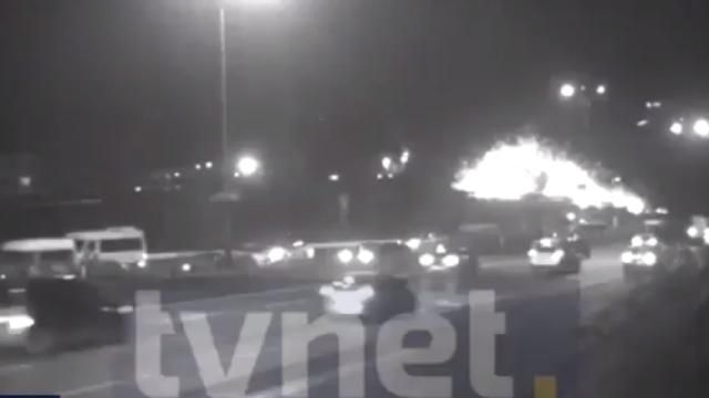 Появилось видео мощного взрыва возле метро в Стамбуле