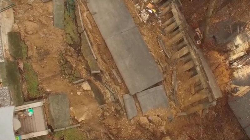 Разрушенный дом в Киеве с высоты птичьего полета