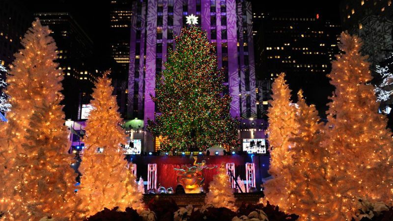 У Нью-Йорку запалили неймовірно гарну різдвяну ялинку
