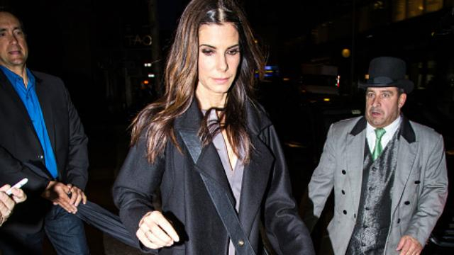 Звезда Голливуда второй раз усыновила ребенка и впервые показала его перед камерами