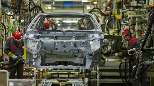 В Яценюка "розщедрились" на нові санкції проти російських автівок В Яценюка "розщедрились" на нові санкції проти російських автівок