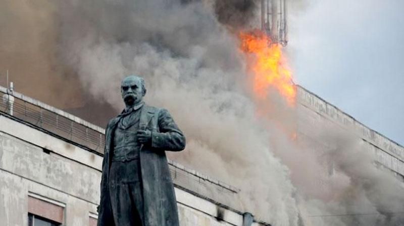 Актеры черкасского театра после пожара вынуждены работать в руинах Актеры черкасского театра после пожара вынуждены работать в руинах