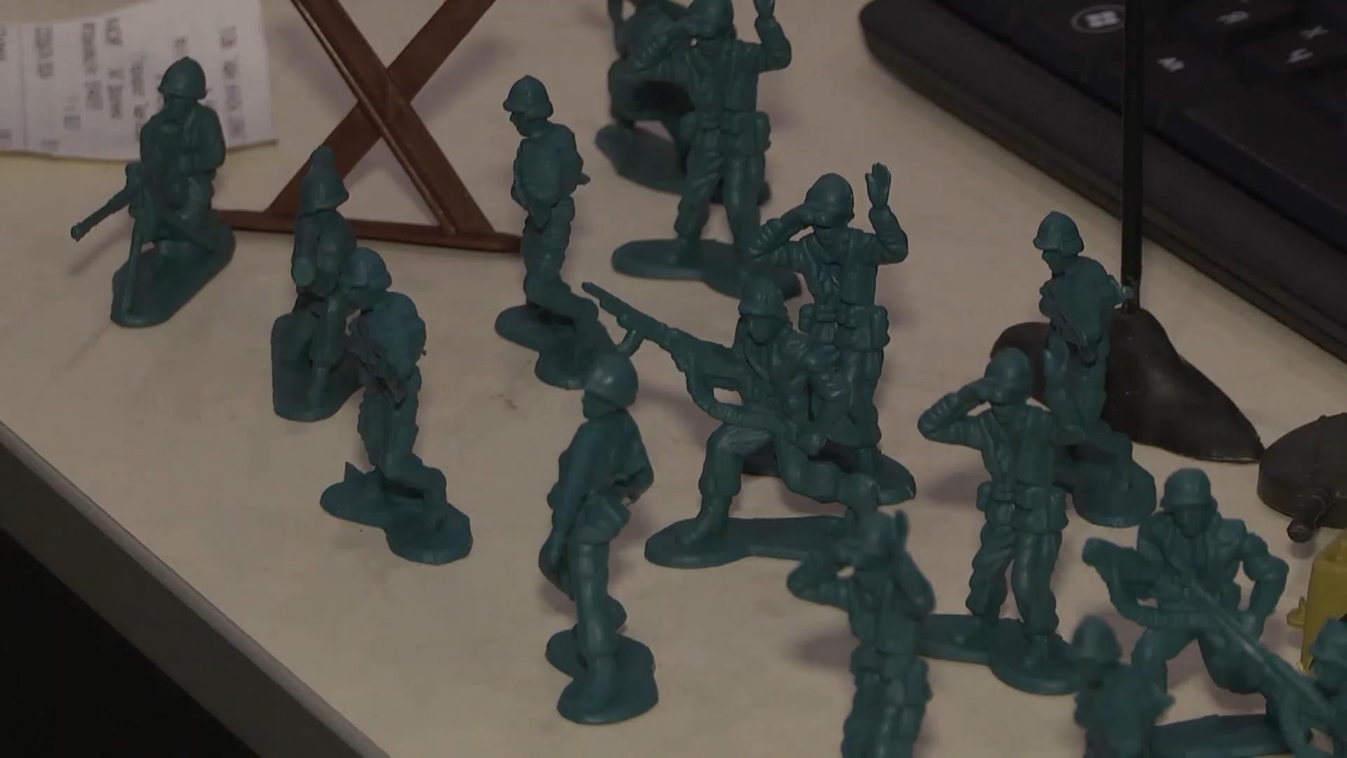 В украинском супермаркете нашли зеленых человечков В украинском супермаркете нашли зеленых человечков