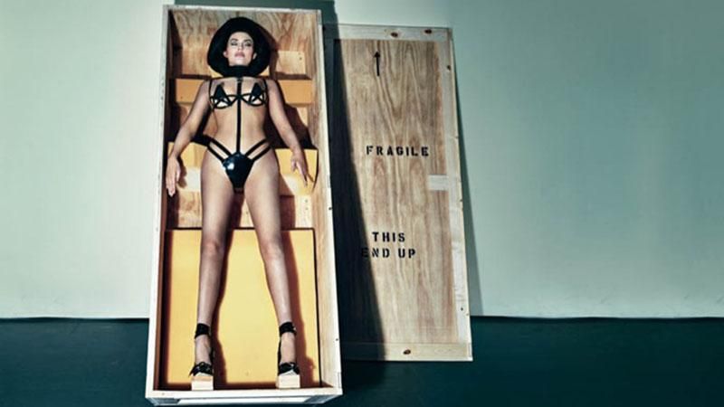 Американскую модель превратили в недетскую куклу (18+) Американскую модель превратили в недетскую куклу (18+)