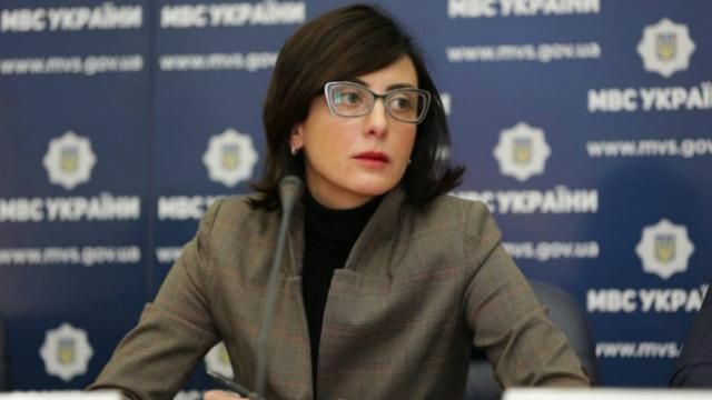 Як старі міліціонери стають поліцейськими: Деканоїдзе розповіла про нюанси переатестації Як старі міліціонери стають поліцейськими: Деканоїдзе розповіла про нюанси переатестації