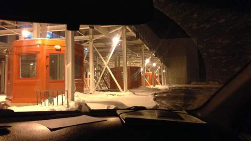 Украинских журналистов задержали на выезде из России Украинских журналистов задержали на выезде из России