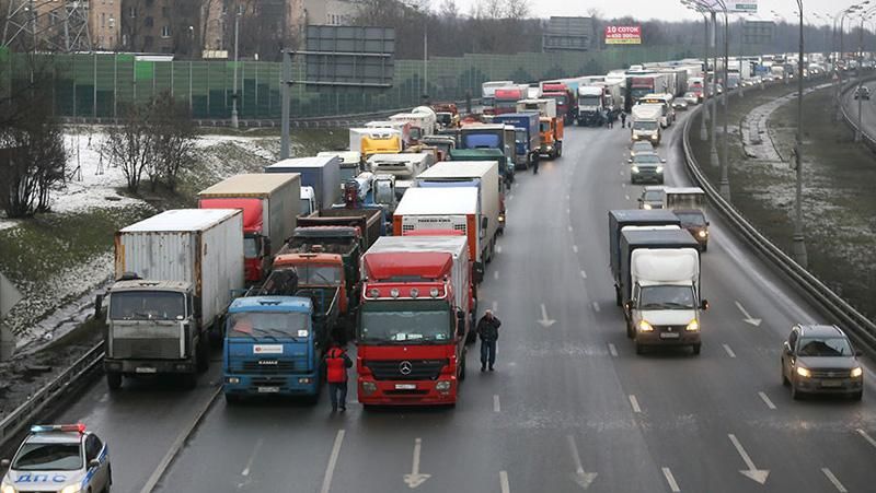На протест далекобійників під Москвою відправили вантажівки з військовими 