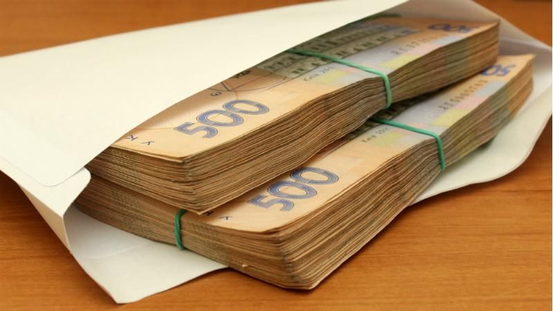 Налогового следователя поймали на взятке в 45 тысяч гривен