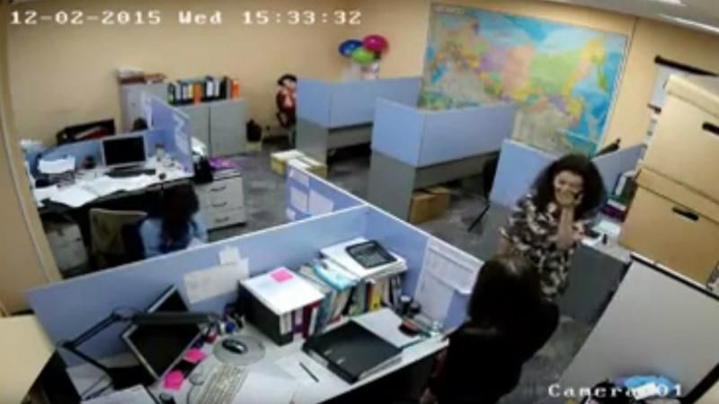 В російському офісі раптово увімкнули гімн України: реакція здивувала В російському офісі раптово увімкнули гімн України: реакція здивувала