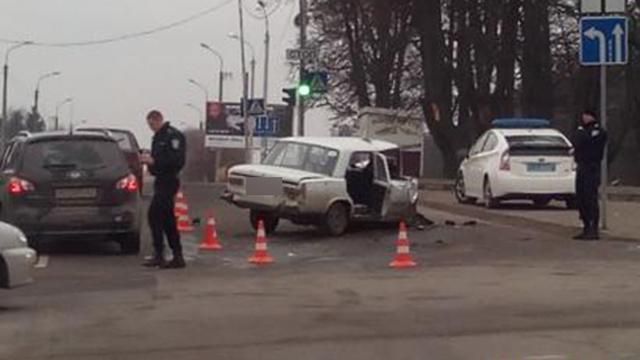 Фатальна ДТП у Хмельницькому: легковик зіштовхнувся з "швидкою"