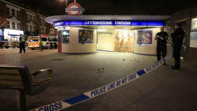 В Лондоні з криками: "За Сирію", чоловік порізав людей В Лондоні з криками: "За Сирію", чоловік порізав людей