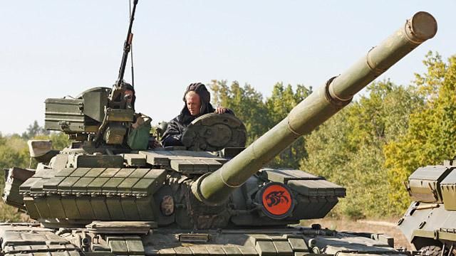 Порошенко пообіцяв військовим зарплату "як у поліцейських" Порошенко пообіцяв військовим зарплату "як у поліцейських"