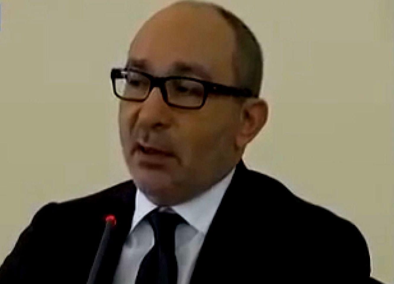 Кернес заборонив співати гімн України у міській раді Кернес заборонив співати гімн України у міській раді