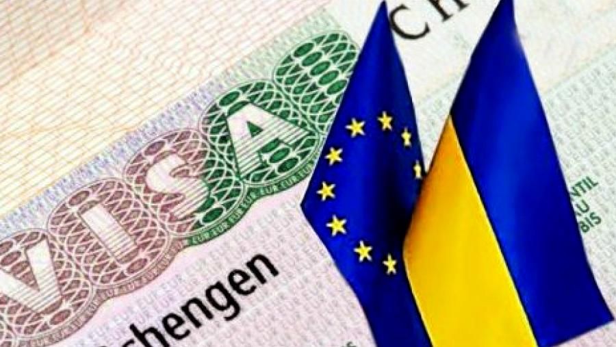 Україна виконала "безвізові умови", тож у ЄС позитивні прогнози, — єврокомісар