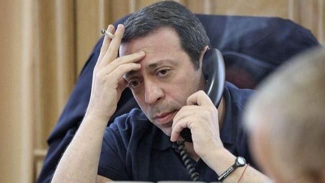 Корбана ночью увезли в больницу в Днепропетровске Корбана ночью увезли в больницу в Днепропетровске