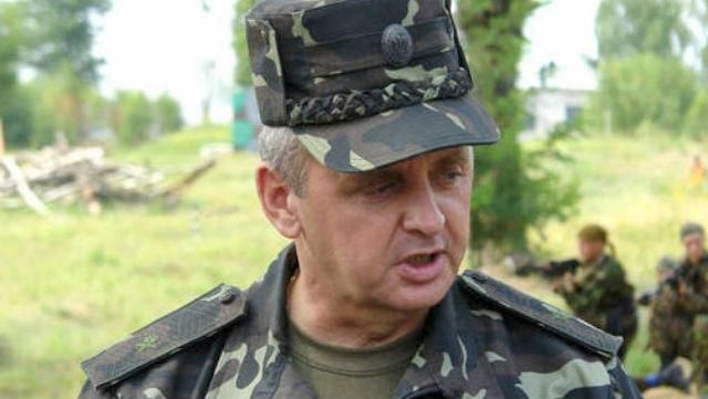 В Україну зайшли російські військові, шевронів вже не приховують, — Муженко В Україну зайшли російські військові, шевронів вже не приховують, — Муженко