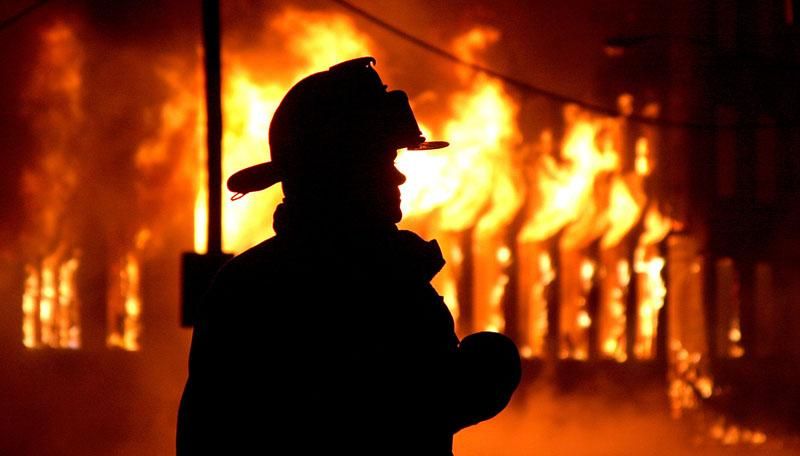 Пожар в Ровенской области тушили целый вечер: 3 человека погибли Пожар в Ровенской области тушили целый вечер: 3 человека погибли
