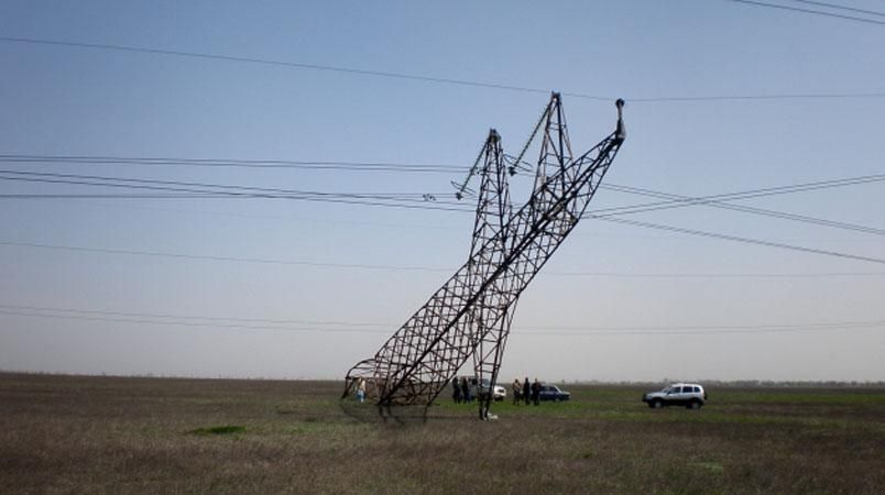 Проблемну лінію електропередач на Херсонщині підключили до мережі