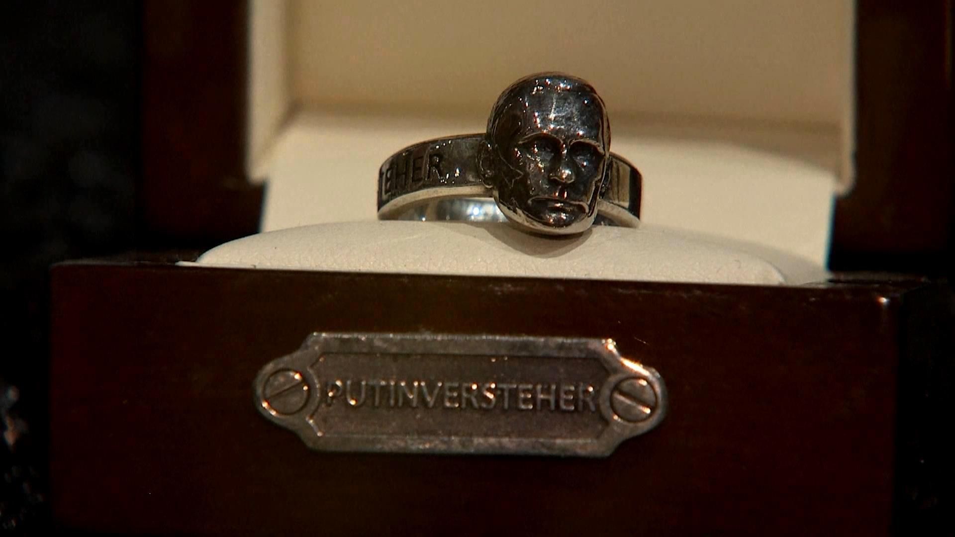 У Росії потужно розквітає сувенірна "путіноманія" У Росії потужно розквітає сувенірна "путіноманія"