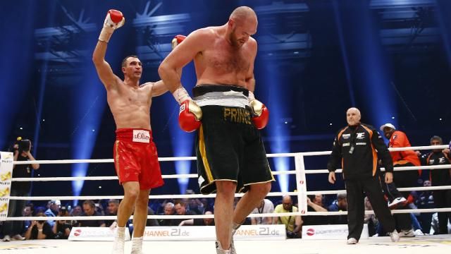 Ф'юрі позбувся одного з поясів, що відібрав у Кличка Ф'юрі позбувся одного з поясів, що відібрав у Кличка