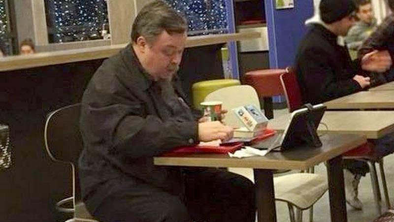 Российский священнослужитель нарушал пост в McDonald's