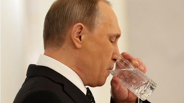 Путин требует от Крыма полностью отказаться от украинского электричества Путин требует от Крыма полностью отказаться от украинского электричества