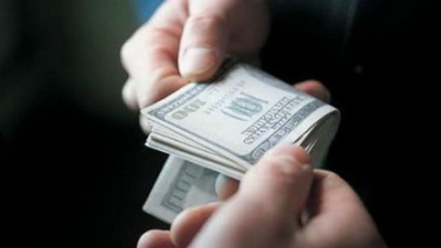 Заместитель председателя экспортной службы "погорел" на немалой взятке Заместитель председателя экспортной службы "погорел" на немалой взятке