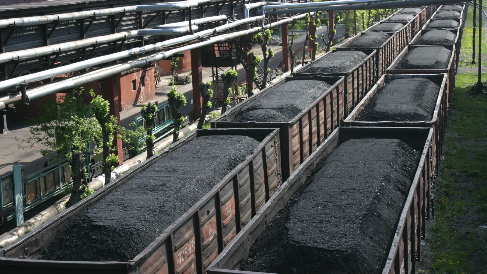 Терористи відновили постачання вугілля Україні