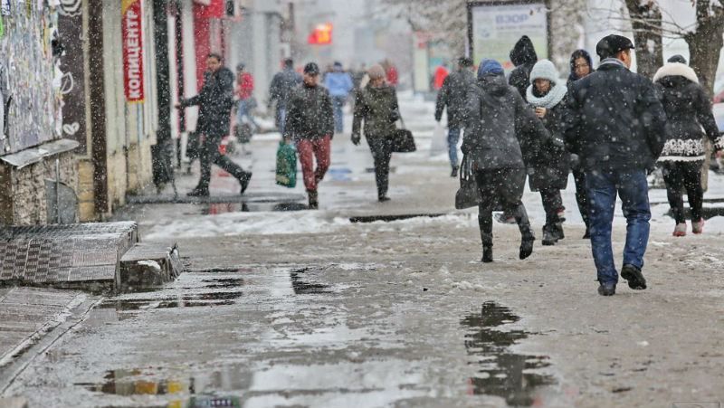 Снег и грозы — на Россию обрушился уникальный катаклизм Снег и грозы — на Россию обрушился уникальный катаклизм