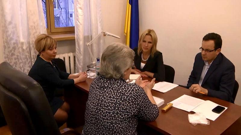 У громадській приймальні "Об'єднання "Самопоміч" людей вчать самостійно вирішувати свої проблеми У громадській приймальні "Об'єднання "Самопоміч" людей вчать самостійно вирішувати свої проблеми