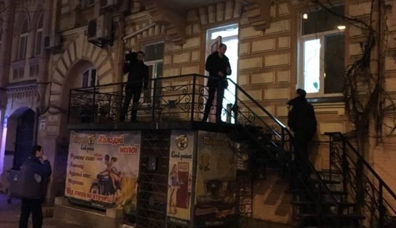 В Киеве — стрельба. По меньшей мере один человек ранен