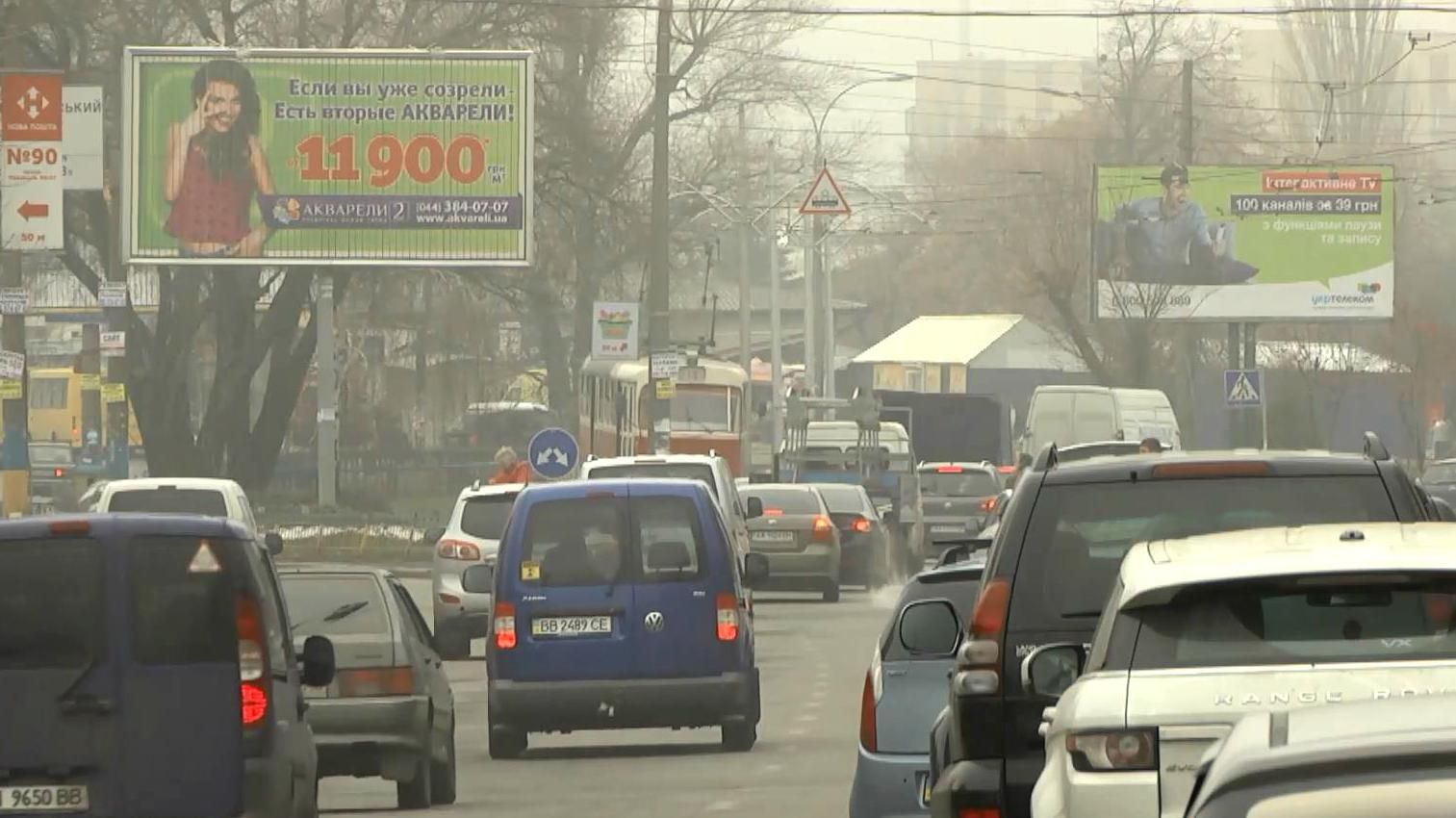 В Киеве принялись бороться с билбордами