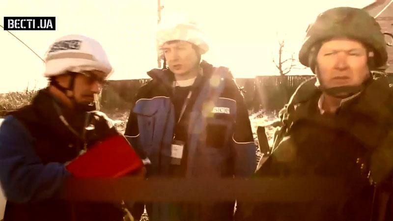 Террорист показал истинную магию представителям ОБСЕ Террорист показал истинную магию представителям ОБСЕ