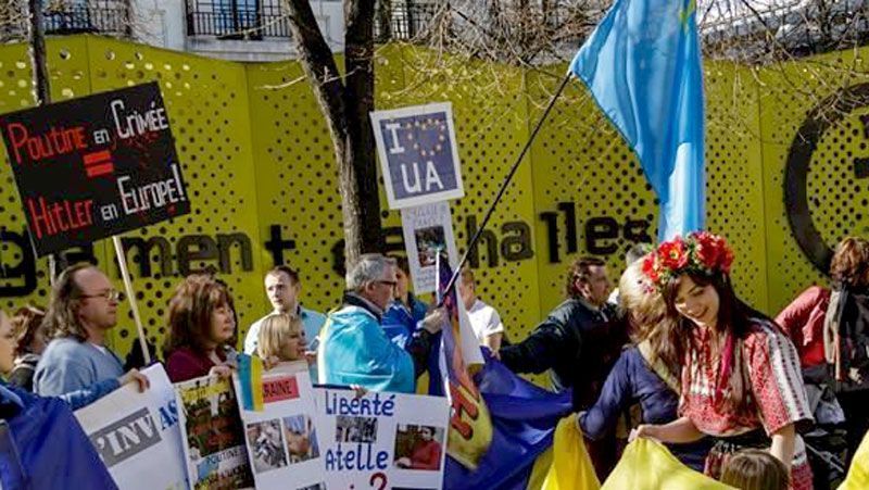 Украинцы добились отмены сеанса российской пропаганды во Франции Украинцы добились отмены сеанса российской пропаганды во Франции