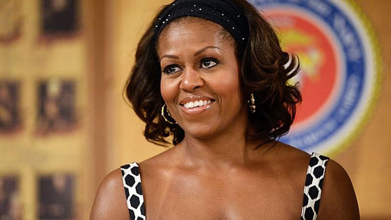 В сети появилось видео, где жена Обамы читает рэп В сети появилось видео, где жена Обамы читает рэп