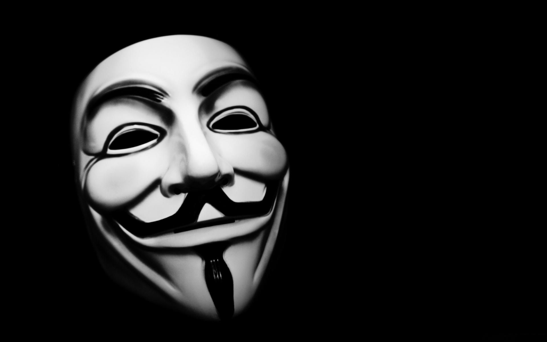 Хакеры из Anonymous взломали сайт Дональда Трампа