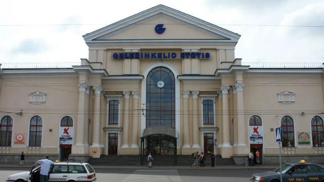 Литва остаточно закриває залізницю з Росією Литва остаточно закриває залізницю з Росією