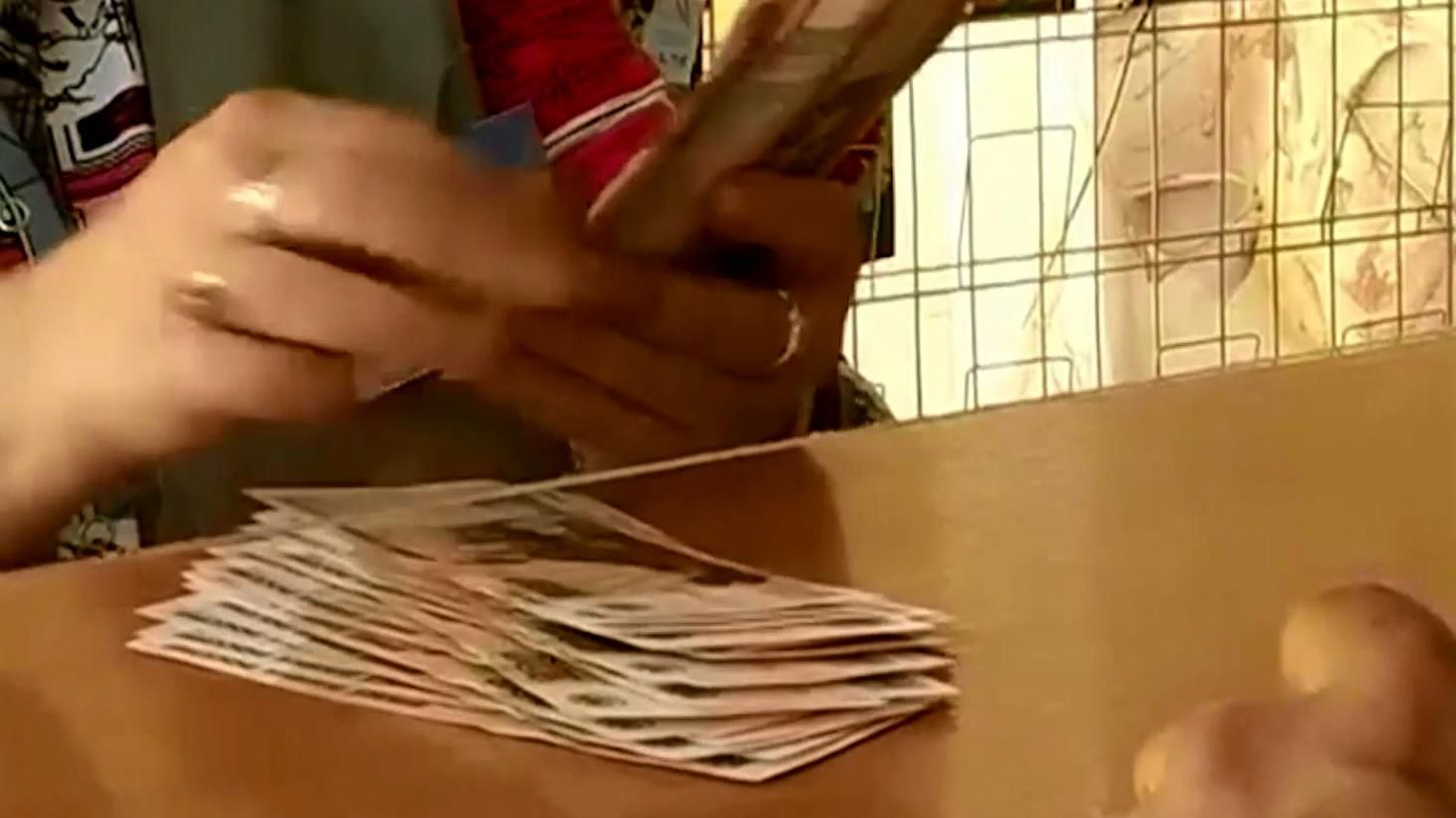 Українські пенсії для кримчан виявилися вищими, ніж обіцяні російськими окупантами Українські пенсії для кримчан виявилися вищими, ніж обіцяні російськими окупантами