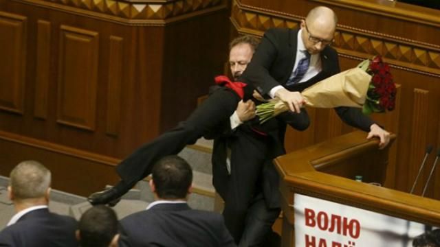 В Белом доме отреагировали на "нападение" на Яценюка В Белом доме отреагировали на "нападение" на Яценюка