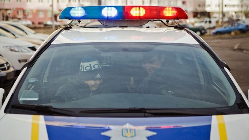 Восьмилетний мальчик стал полицейским Восьмилетний мальчик стал полицейским